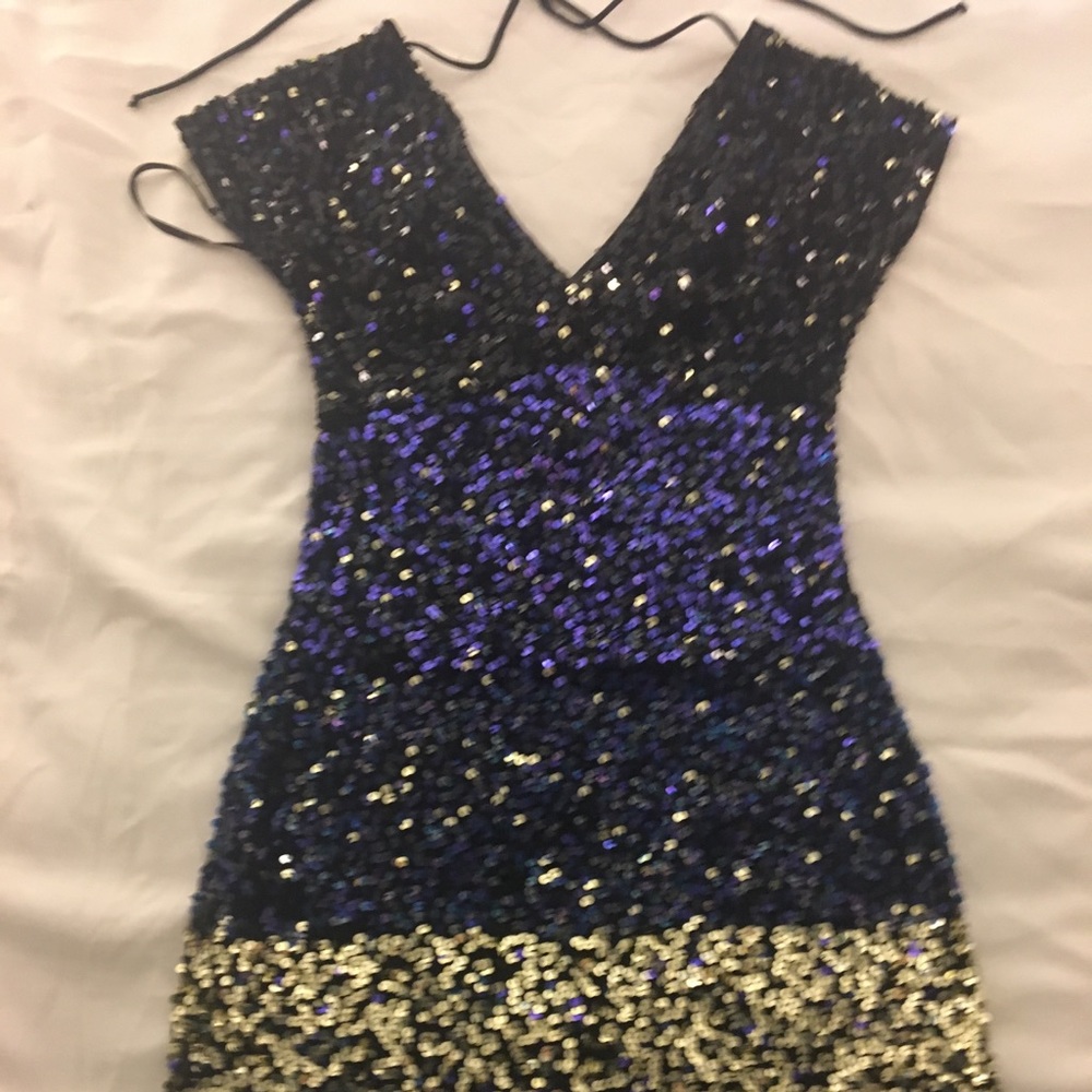 Dress - Picture 2 of 2